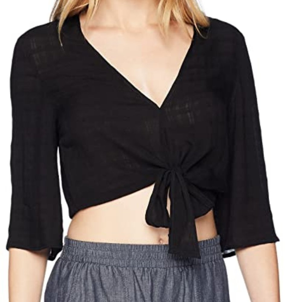 BCBGeneration Tie Front Crop Top